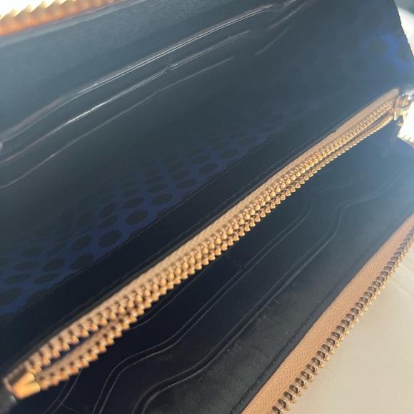 ✨ 2 for $12 ✨Gold metallic Rebecca Minkoff wallet - Picture 6 of 6